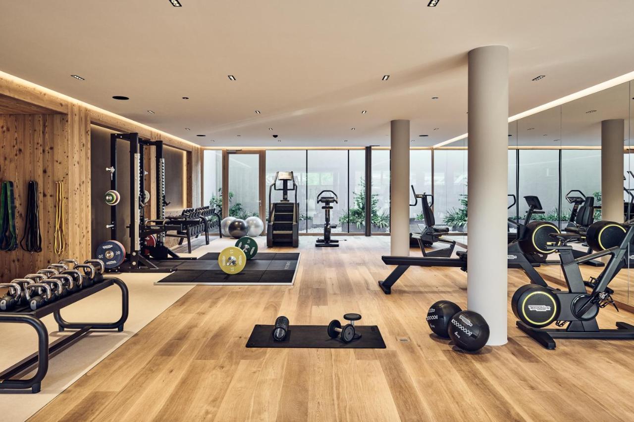 Falkensteiner Hotel Kronplatz - The Leading Hotels Of The World (Adults Only) ริสโคเน ภายนอก รูปภาพ A gym in the UK