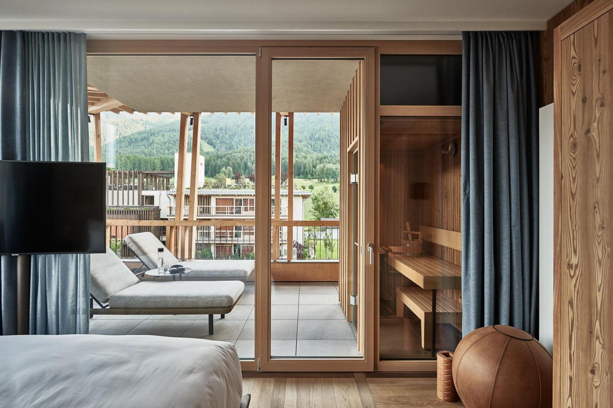 Falkensteiner Hotel Kronplatz - The Leading Hotels Of The World (Adults Only) ริสโคเน ภายนอก รูปภาพ A room at the Hotel 7132 Summit