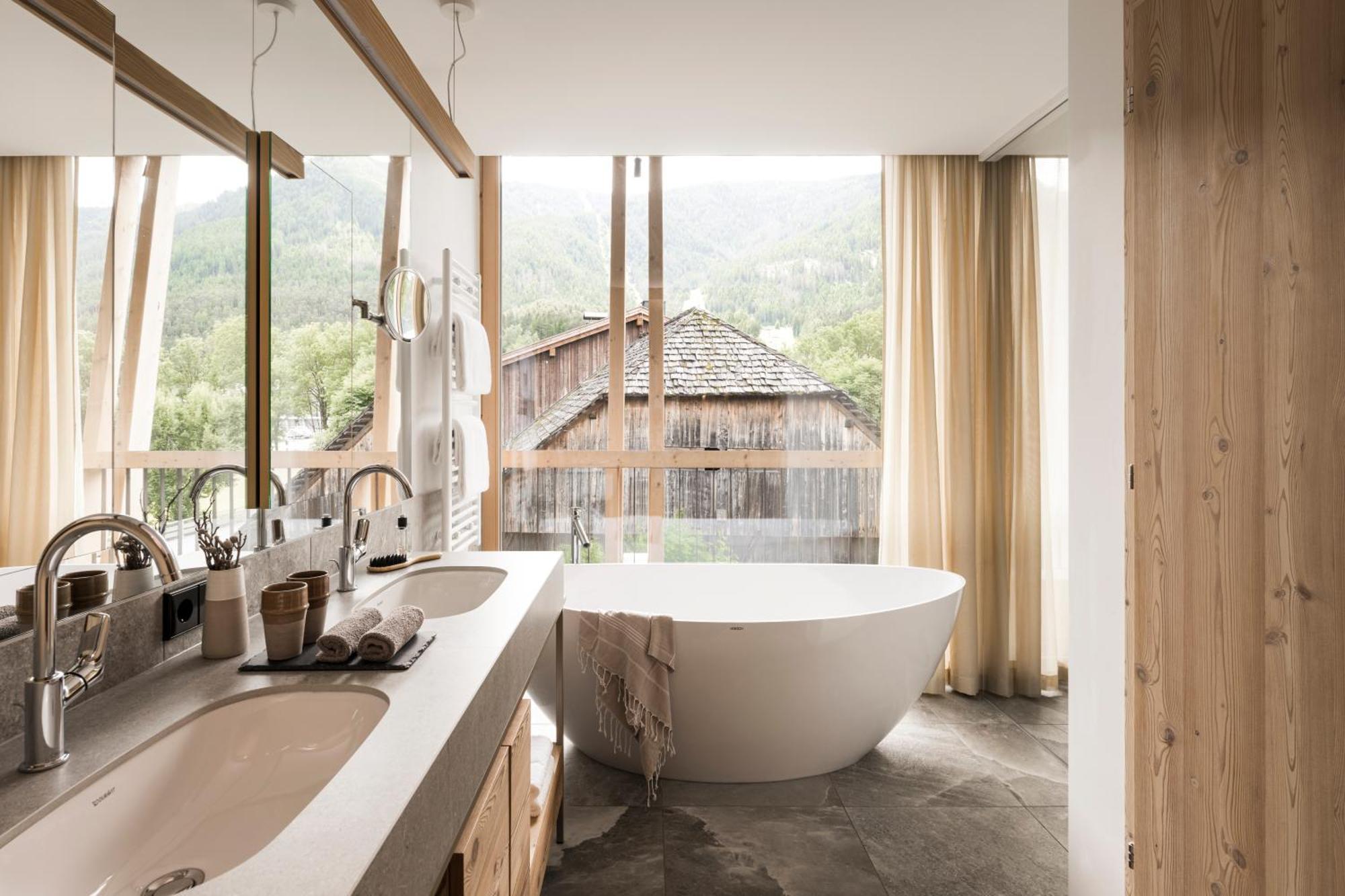Falkensteiner Hotel Kronplatz - The Leading Hotels Of The World (Adults Only) ริสโคเน ภายนอก รูปภาพ Bathroom