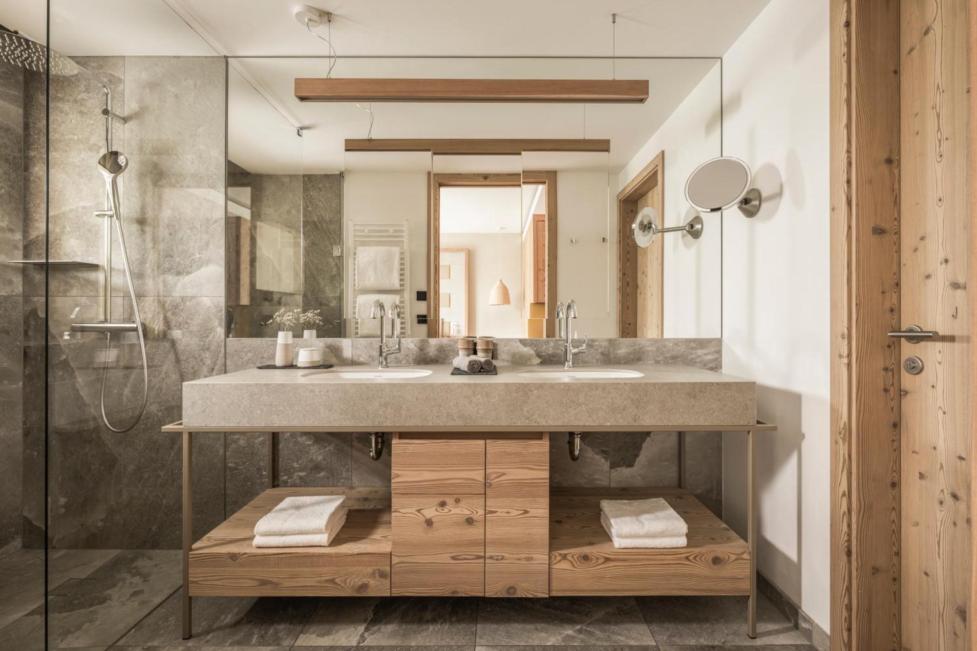 Falkensteiner Hotel Kronplatz - The Leading Hotels Of The World (Adults Only) ริสโคเน ภายนอก รูปภาพ Bathroom