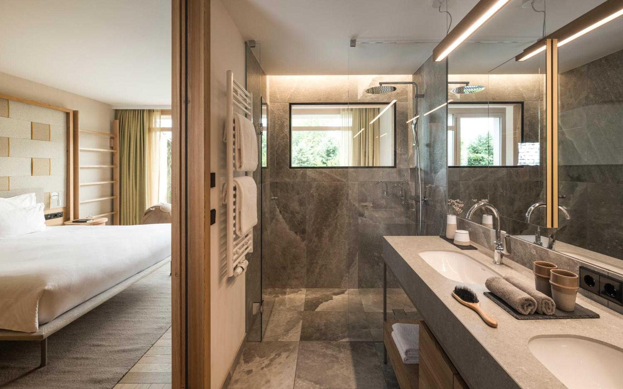 Falkensteiner Hotel Kronplatz - The Leading Hotels Of The World (Adults Only) ริสโคเน ห้อง รูปภาพ Bathroom